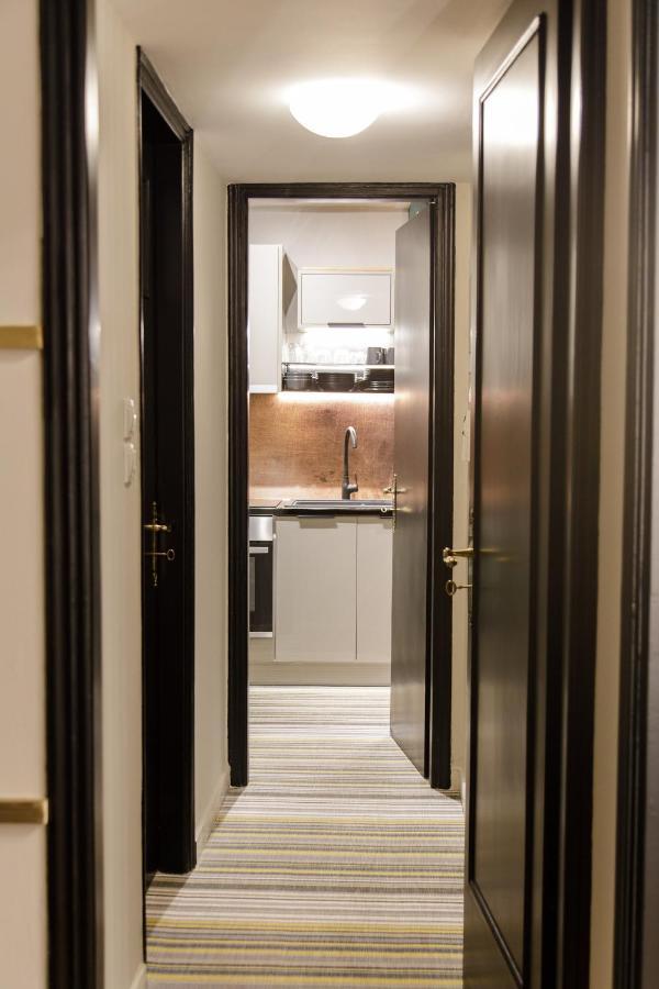 Soho Apartments Athena Bagian luar foto