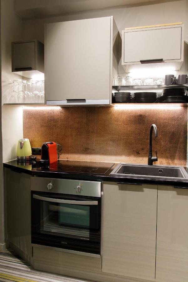 Soho Apartments Athena Bagian luar foto